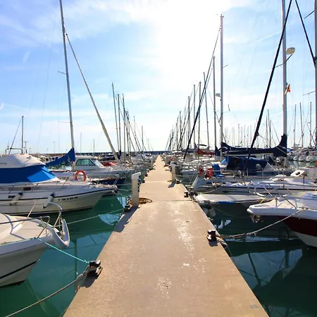 Global Properties, Con Terraza Y Vistas Al Mar Y A La Montana Apartamento *
