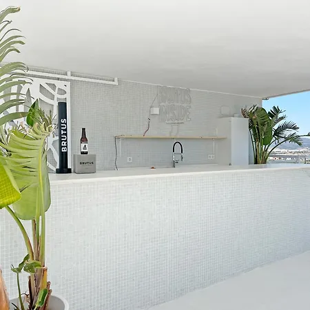 Global Properties, Con Terraza Y Vistas Al Mar Y A La Montana *